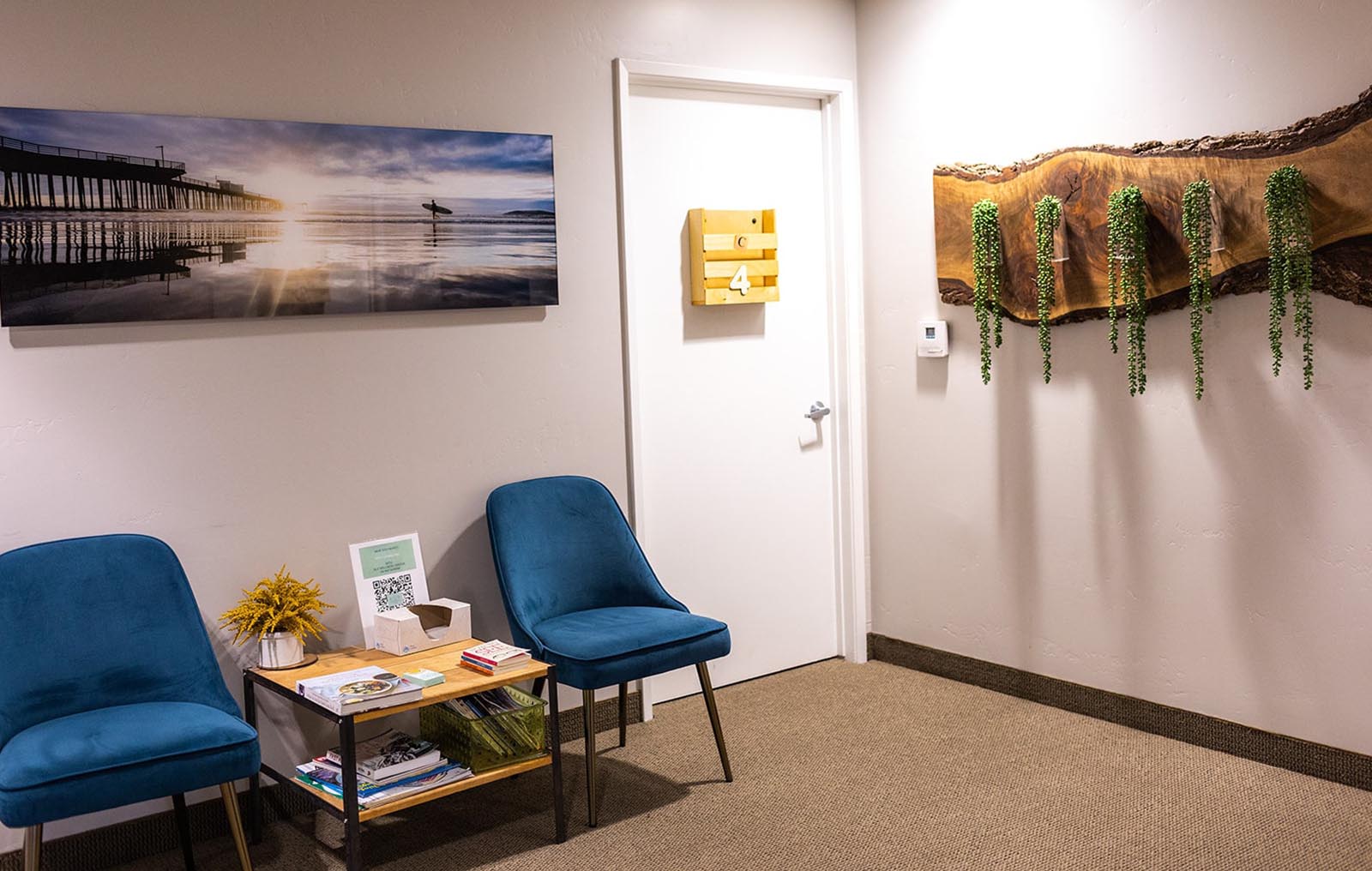 0179-min Waiting room